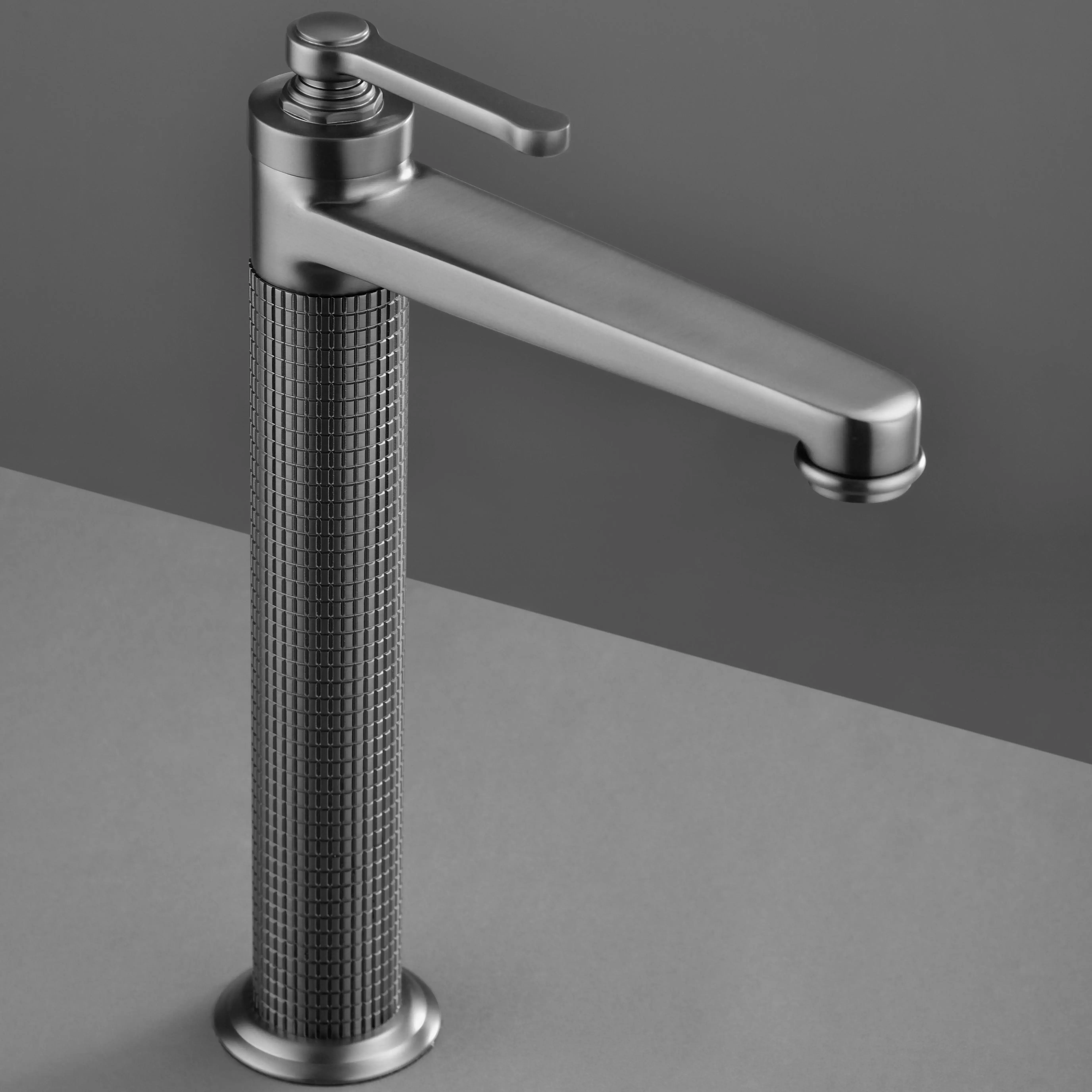 Mitigeur lavabo surélevé cannelé, Gun métal, César 