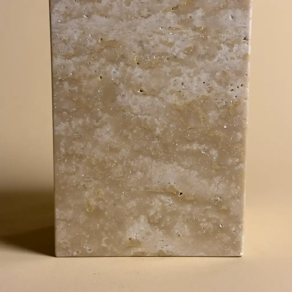 pot-a-poser-carre-matiere-travertin-beige-petra-masalledebain.webp