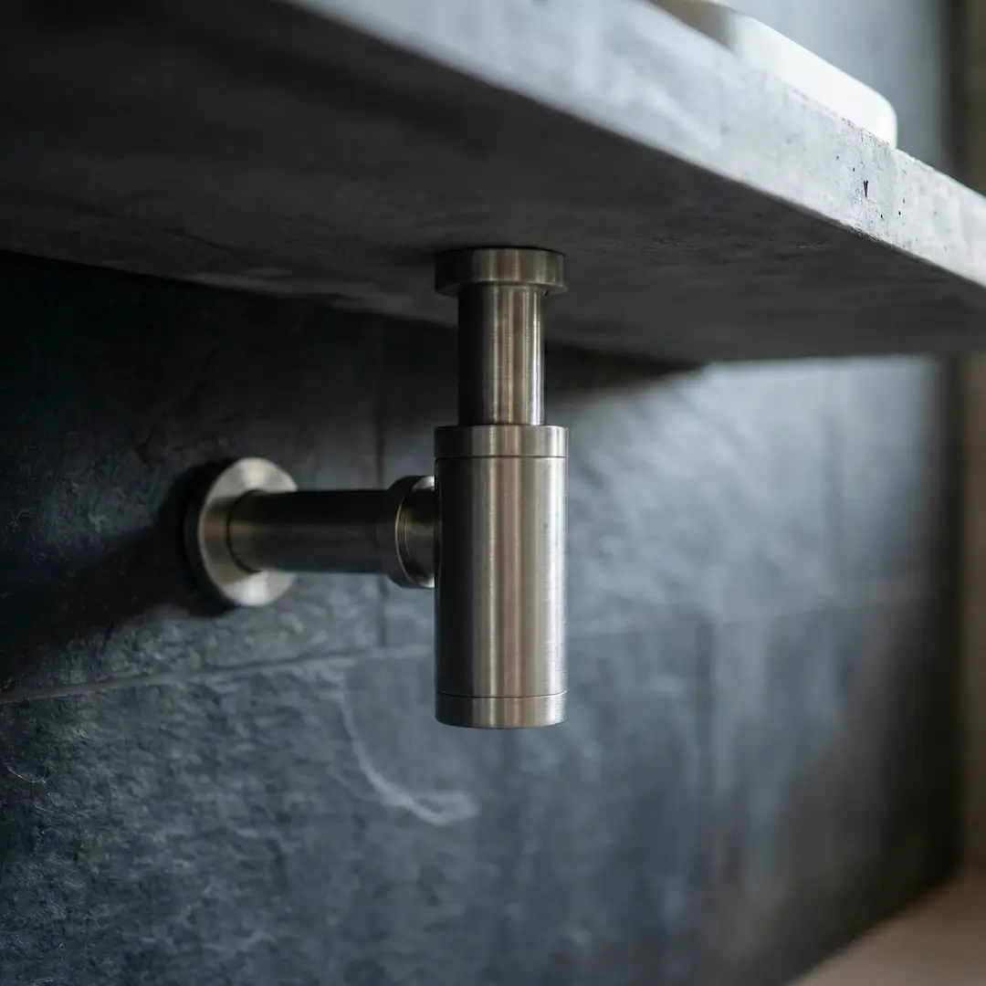 Siphon en inox, finition inox brossé   