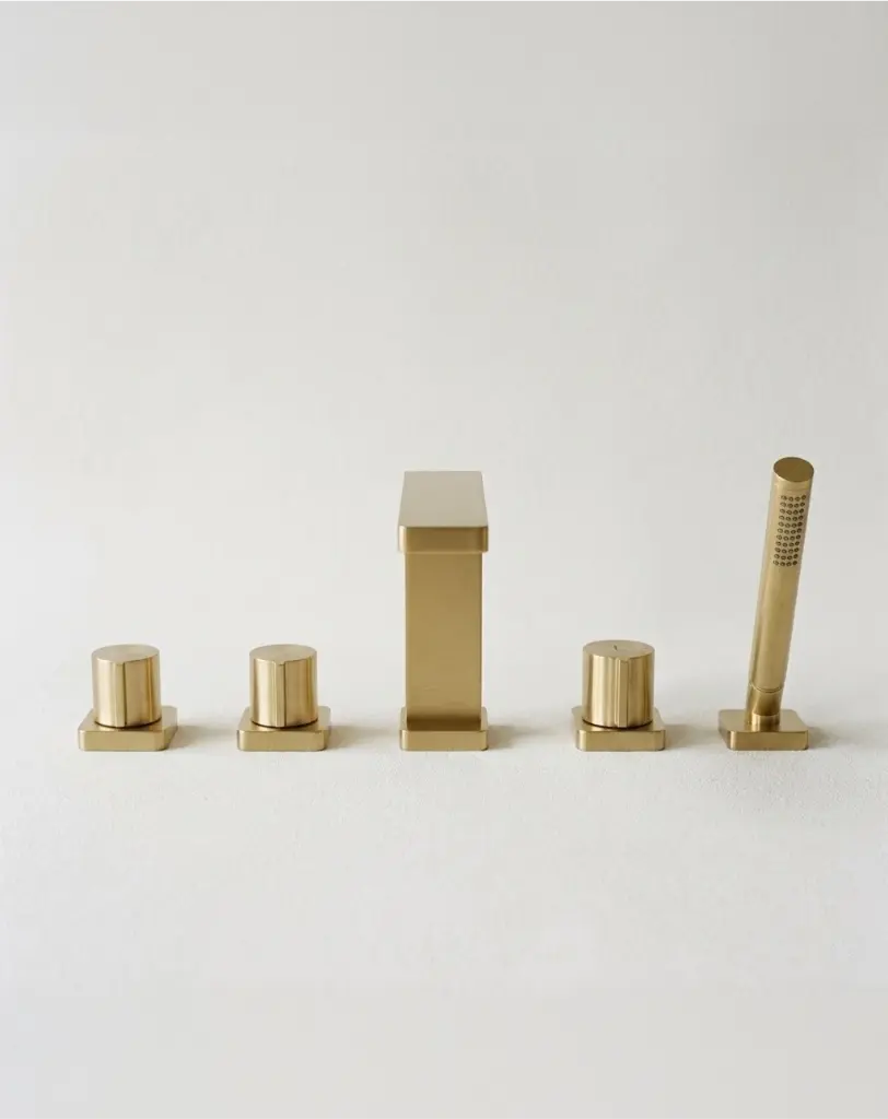 Robinet mélangeur bain-douche de plage doré brossé, Carrousel (2).webp