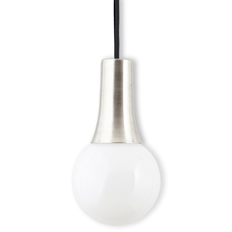 Suspension design chromé mat avec ampoule ronde blanche
