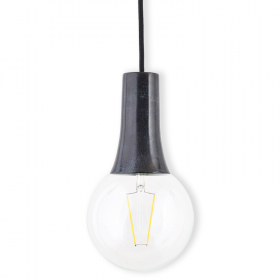 Suspension design noir avec ampoule ronde transparente