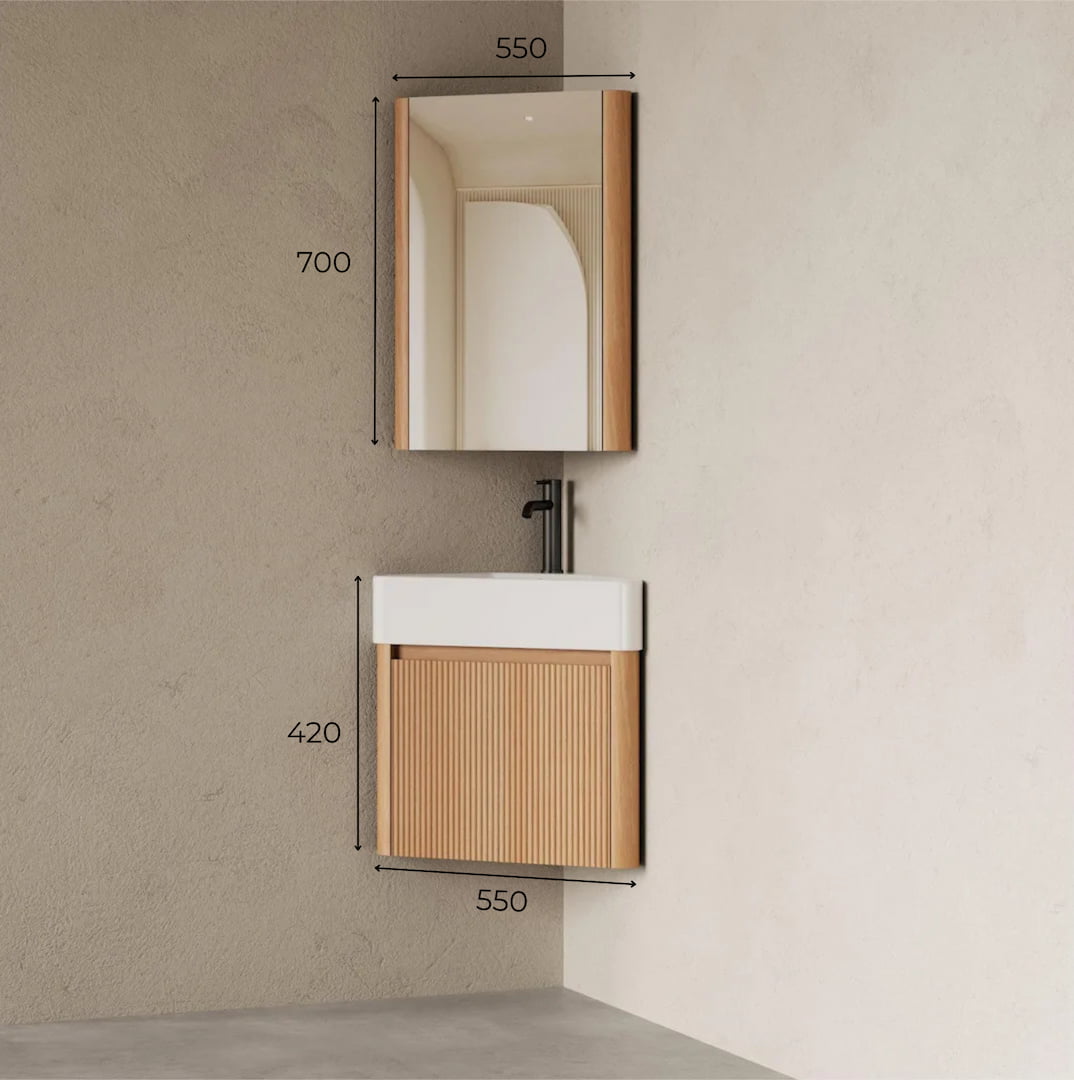 Schéma technique Ensemble meuble suspendu comprenant une armoire de toilette miroir et un lave-main d'angle en chêne naturel avec façade cannelée.