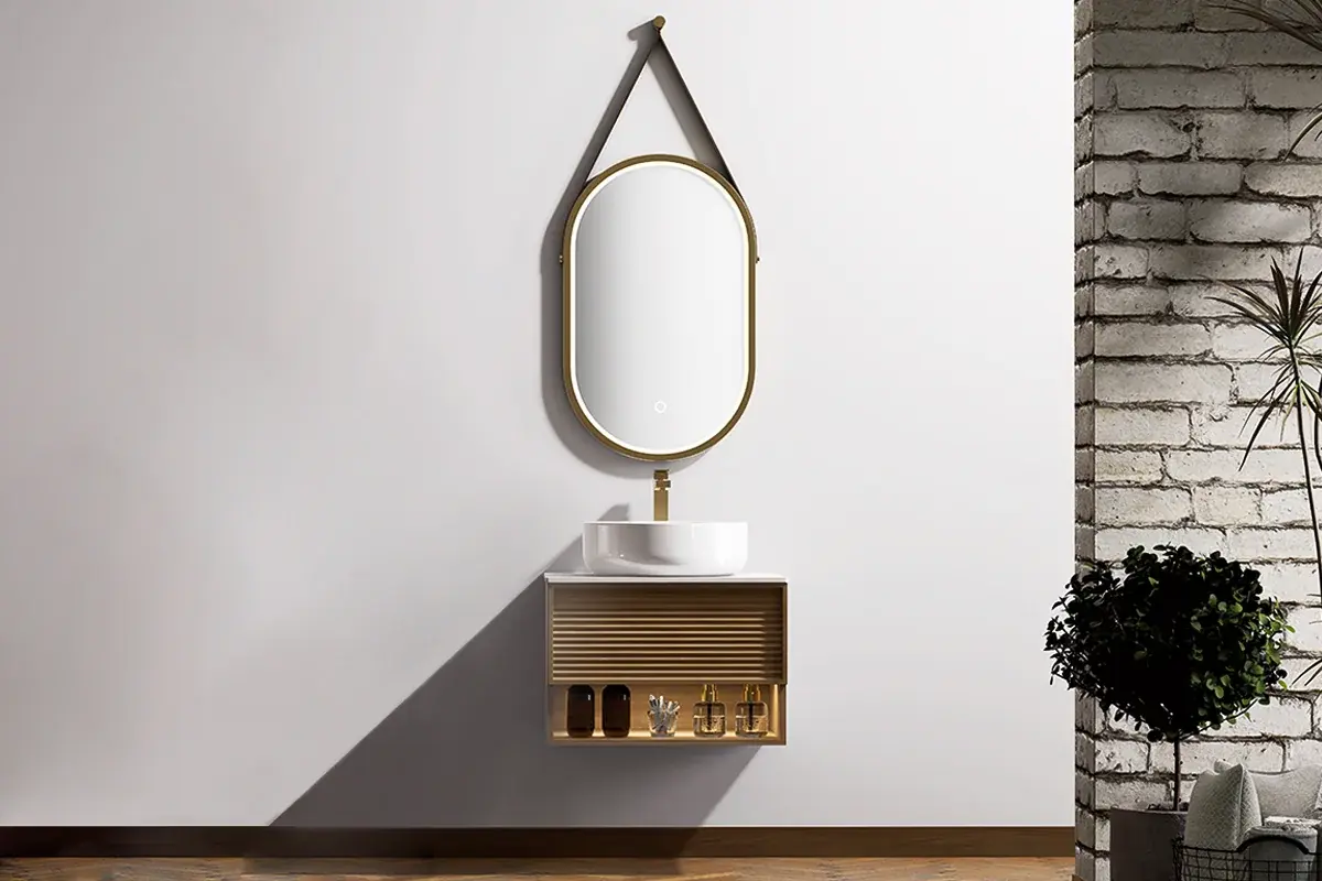 Ensemble meuble chêne Minions avec plan Carrara, vasque à poser blanche et miroir LED doré brossé 50x35 cm – style compact, chaleureux et raffiné