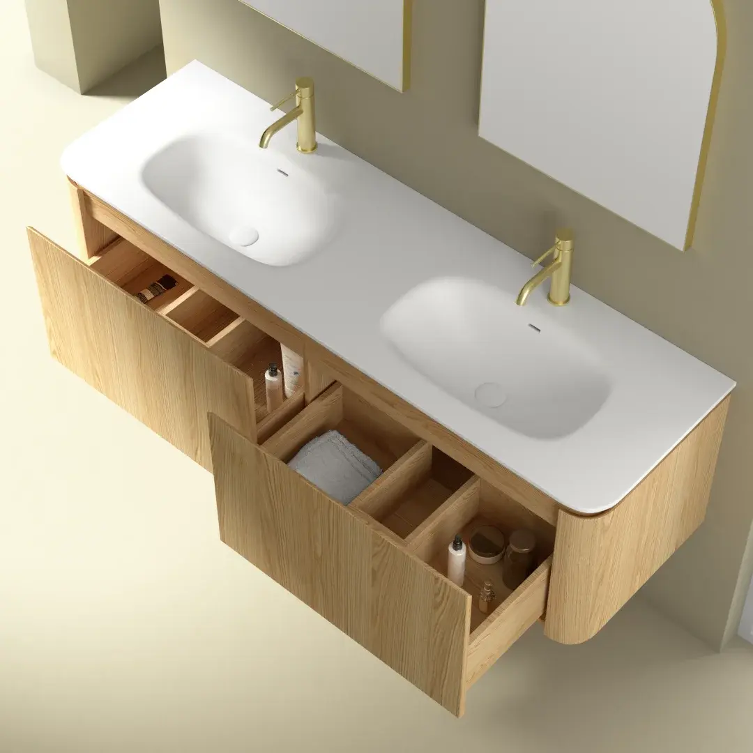 Meuble suspendu 150 cm, placage chêne naturel avec plan vasque en résine minérale blanc mat, Chloé