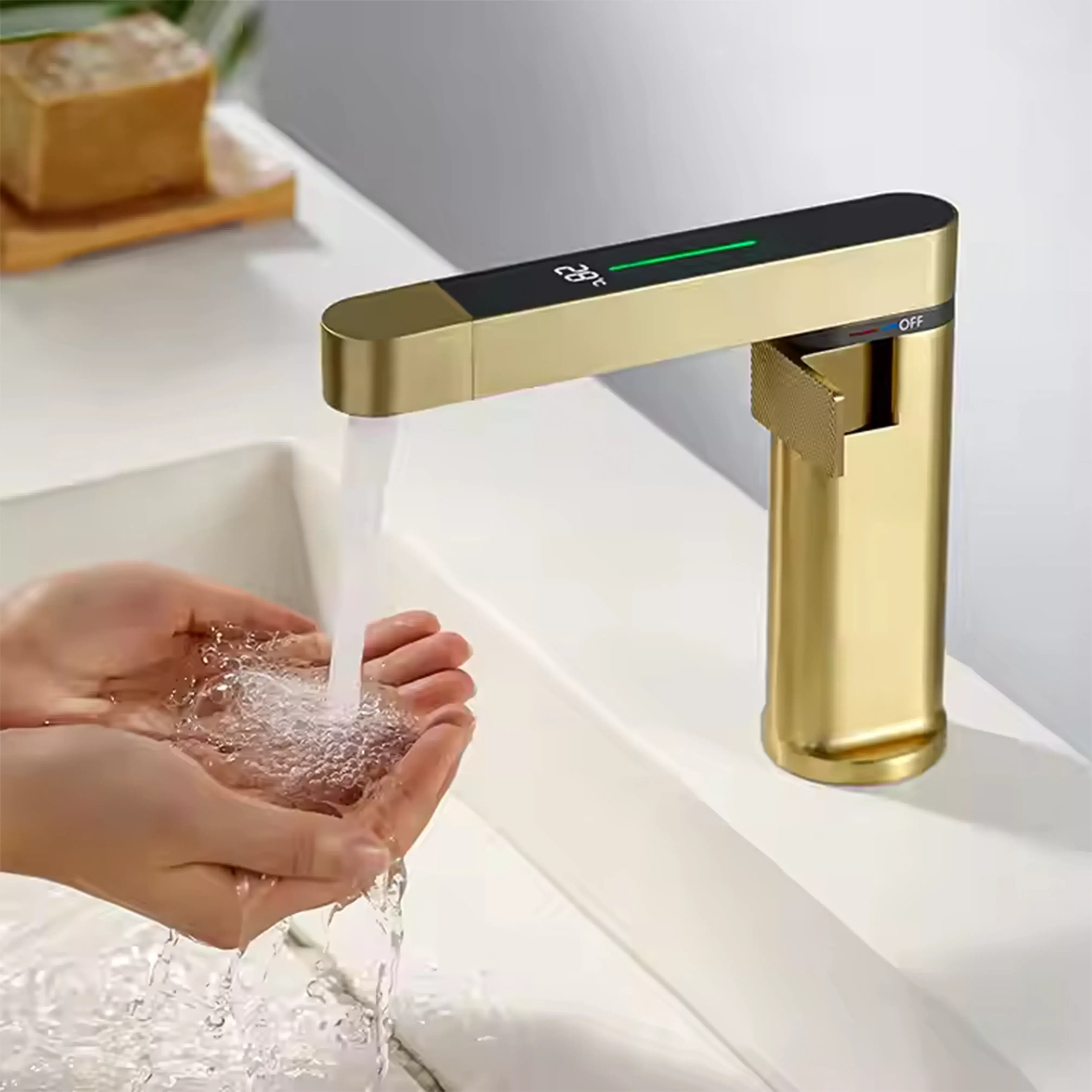 Mitigeur lavabo avec bec rotatif et extractible avec affichage digital par recharge, Doré brossé, Waterled