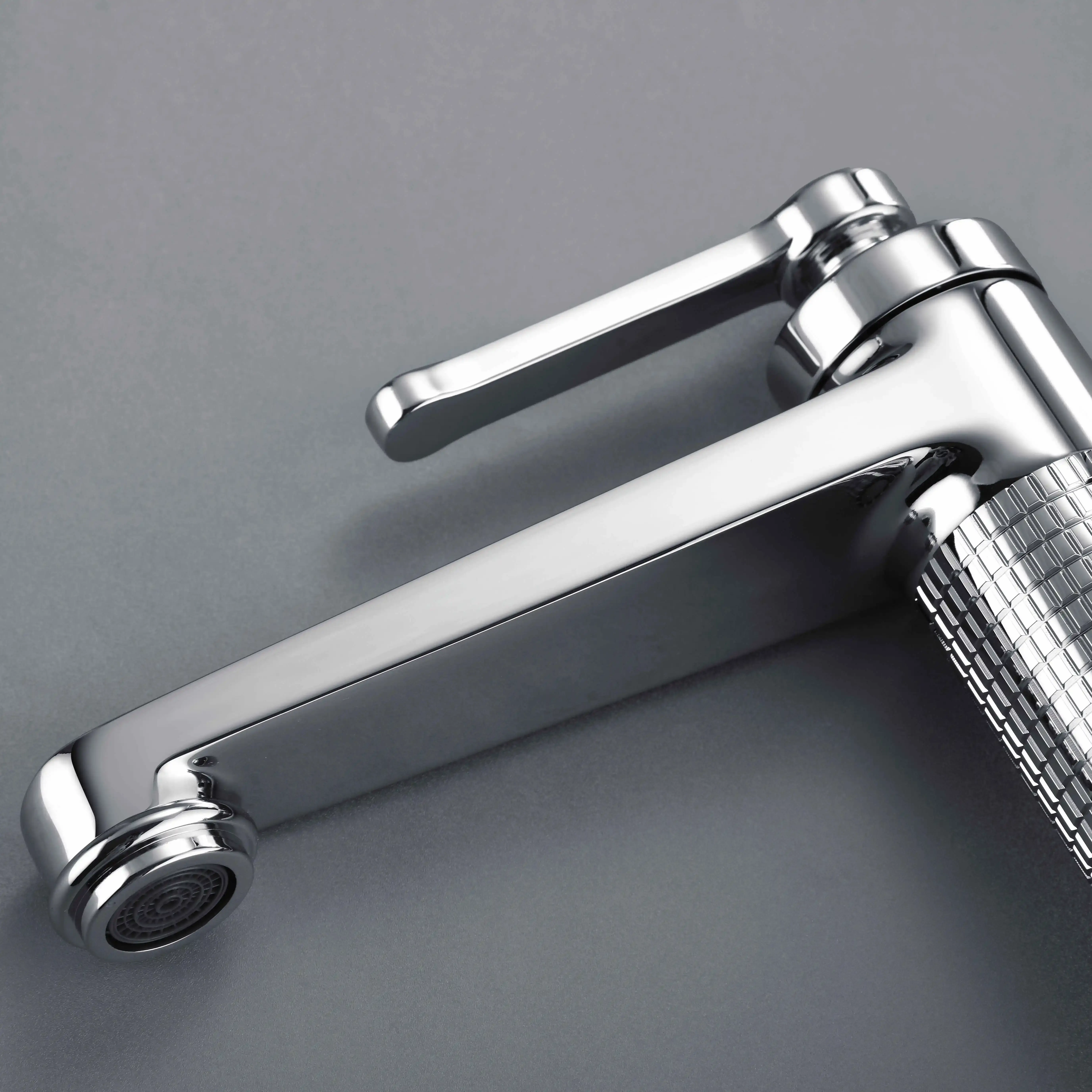 Mitigeur lavabo cannelé, Chrome, César 