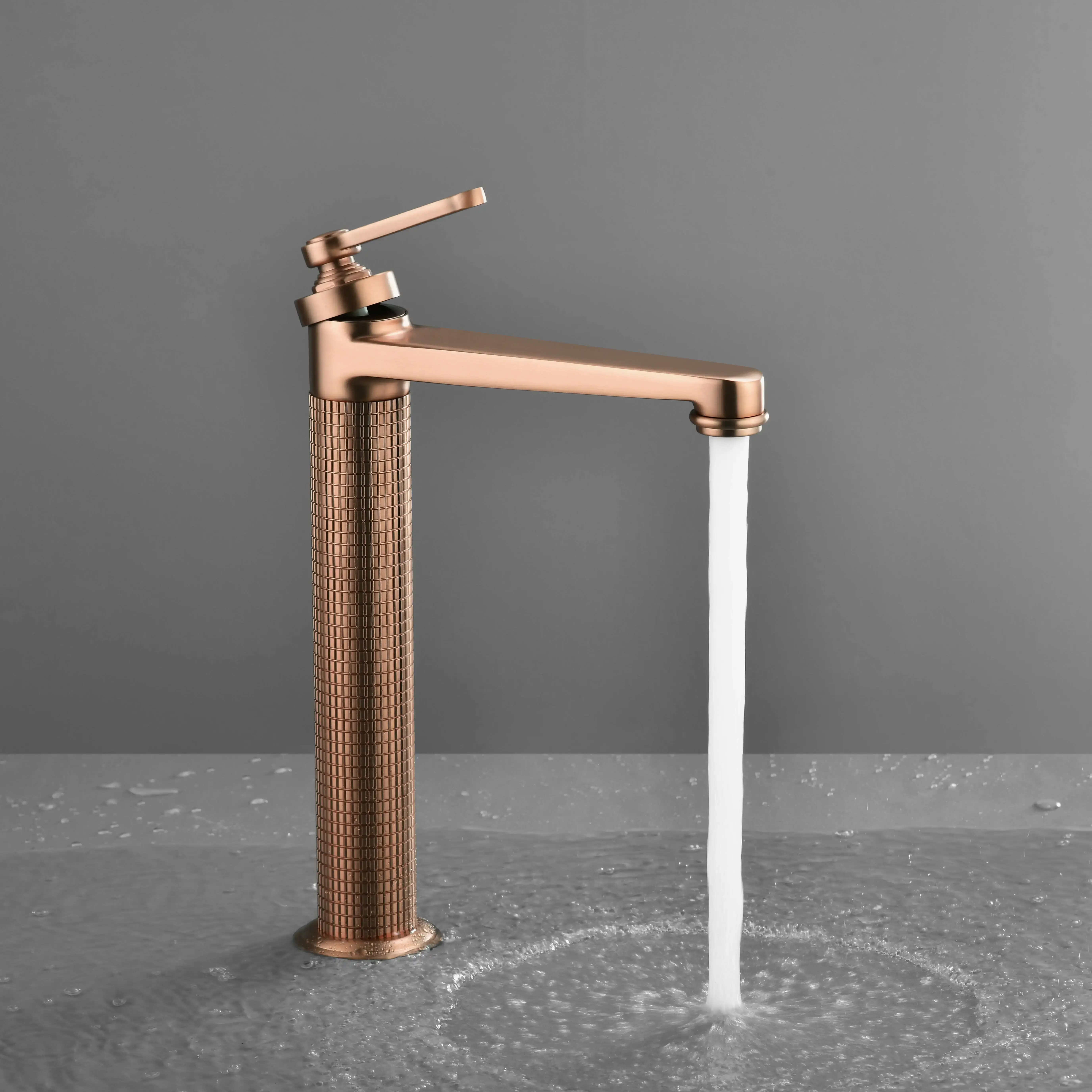 Mitigeur lavabo surélevé cannelé, Doré Rose brossé, César   