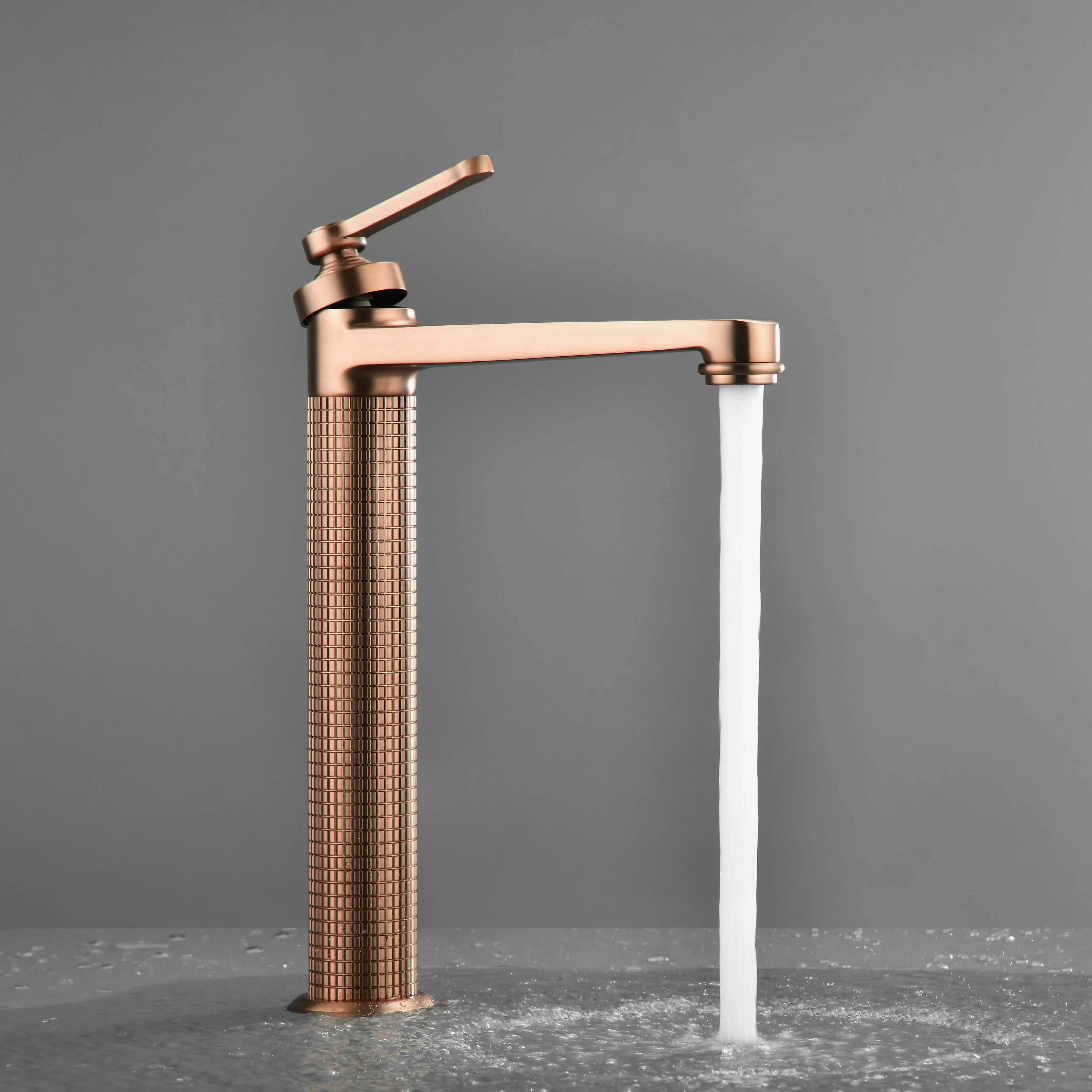Mitigeur lavabo surélevé cannelé, Doré Rose brossé, César   