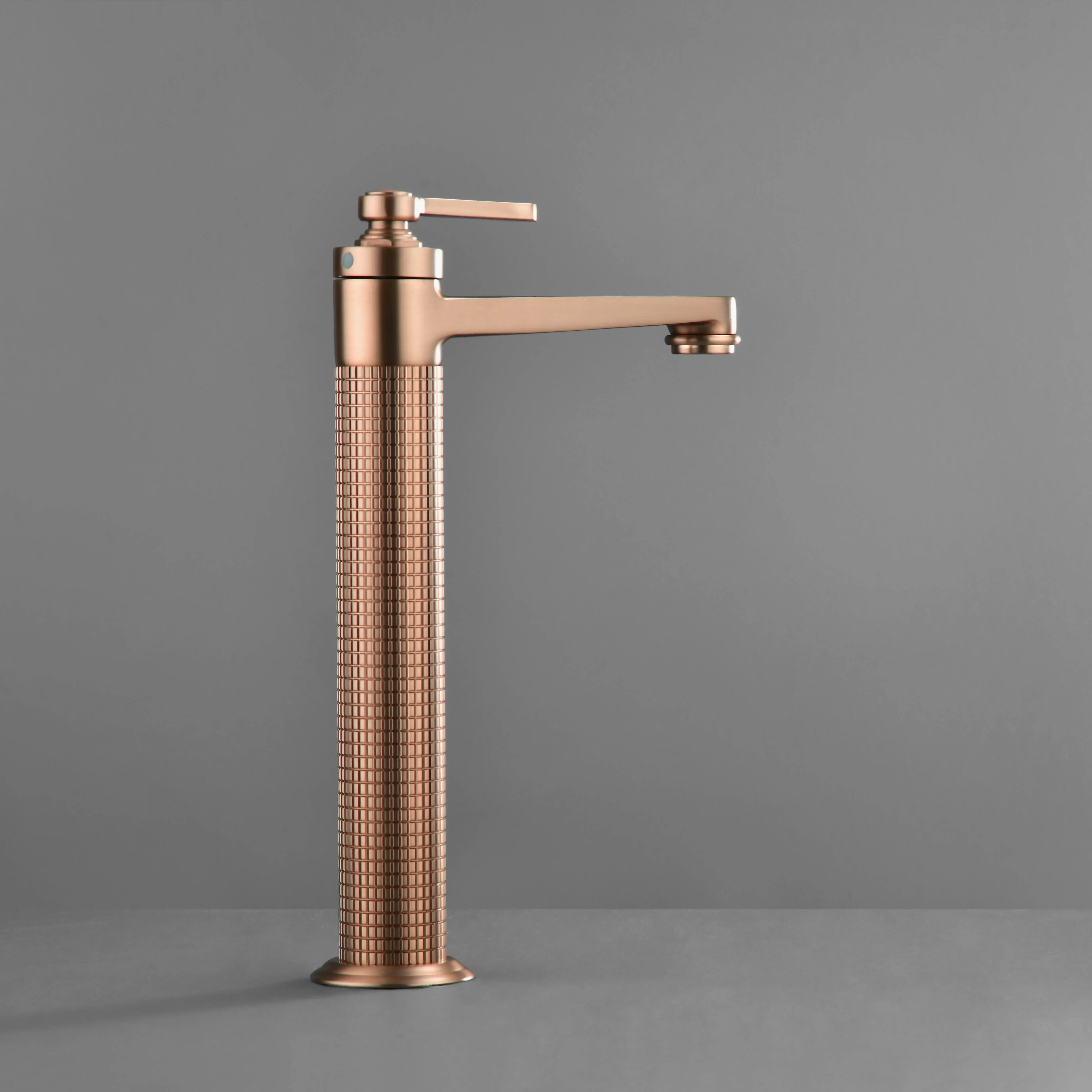 Mitigeur lavabo surélevé cannelé, Doré Rose brossé, César   