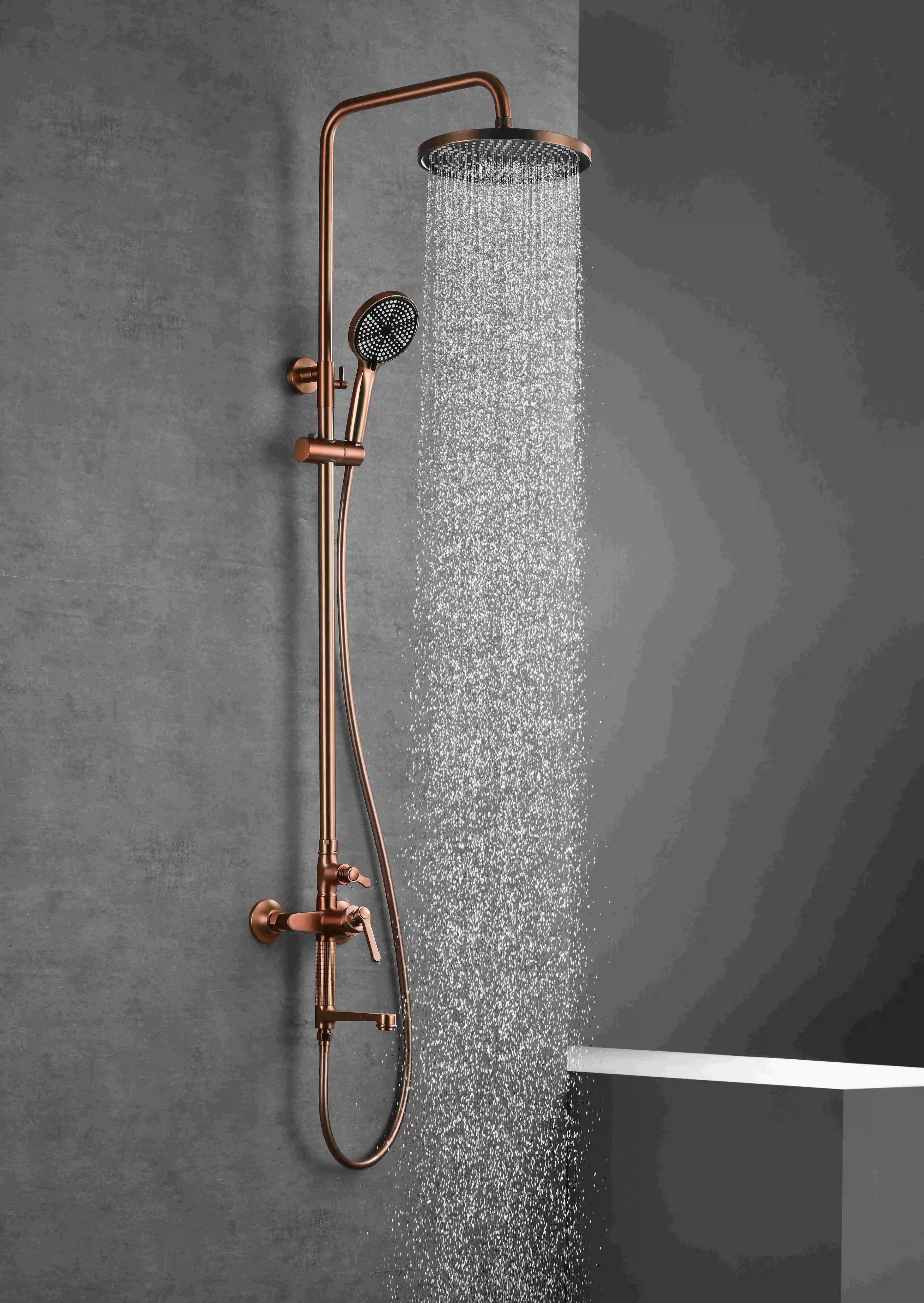 Colonne de douche et bain douche cannelée, Doré Rose Brossé, César   