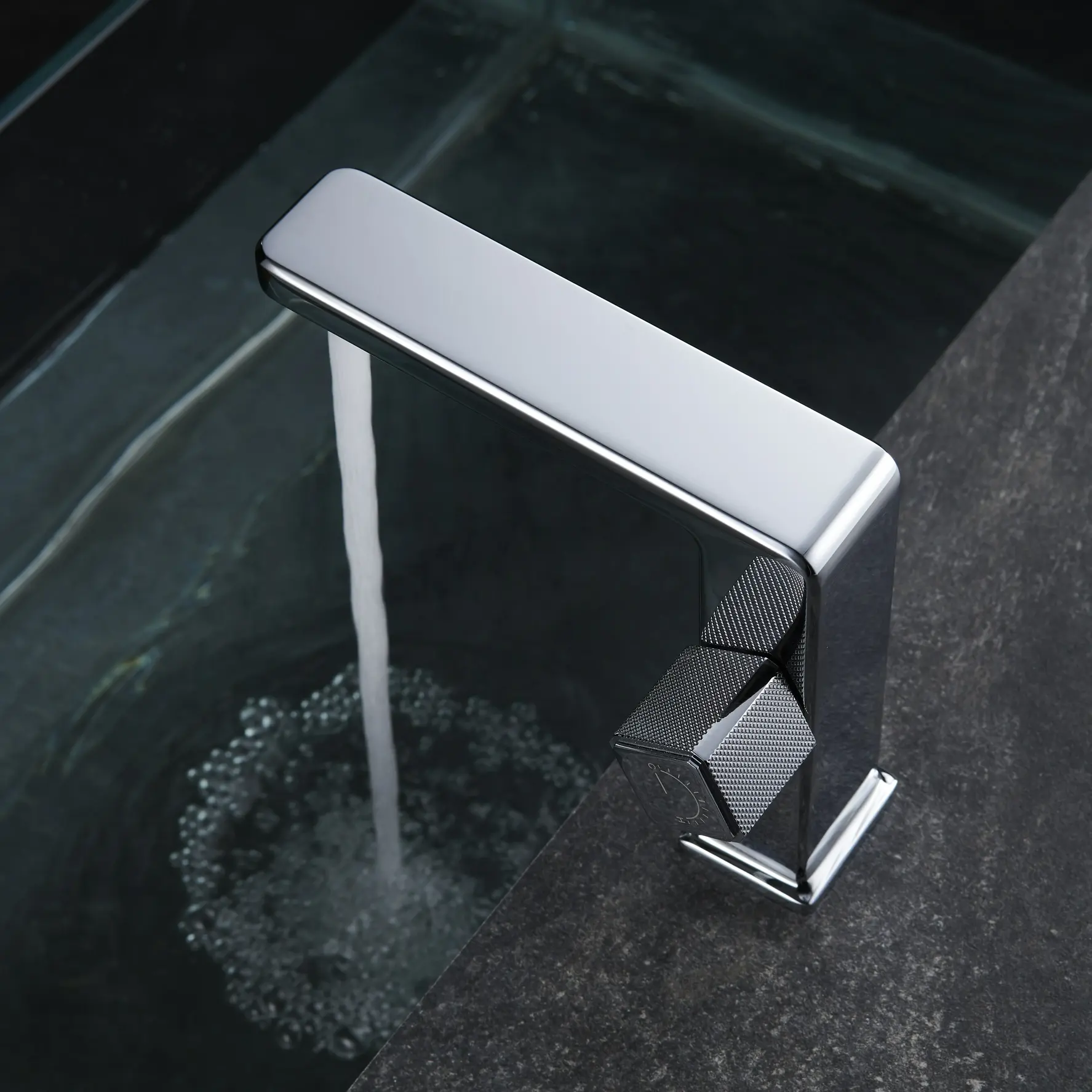 Mitigeur de lavabo manette cannelé, chromé, Star