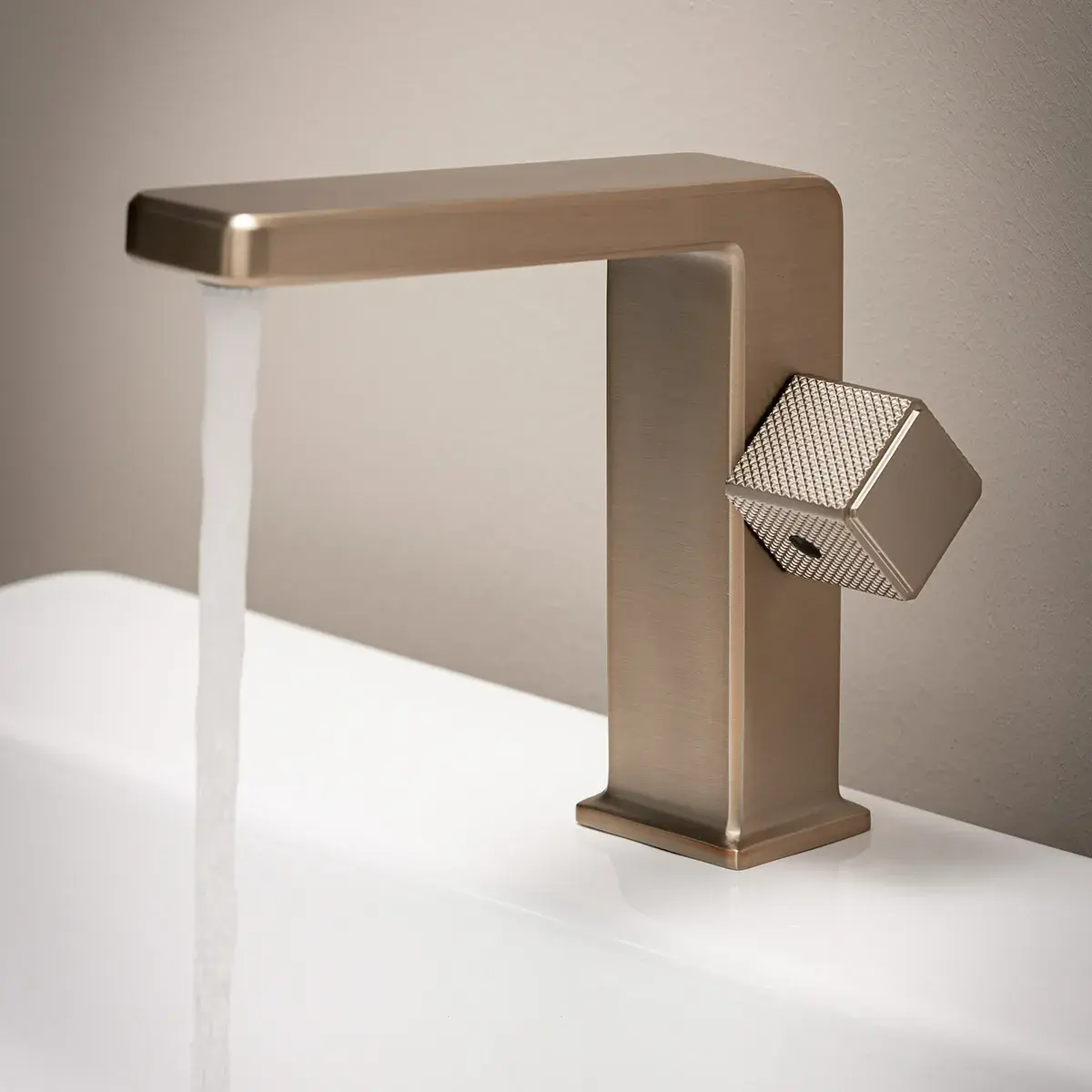 Mitigeur de lavabo manette cannelé, Champagne, Star  
