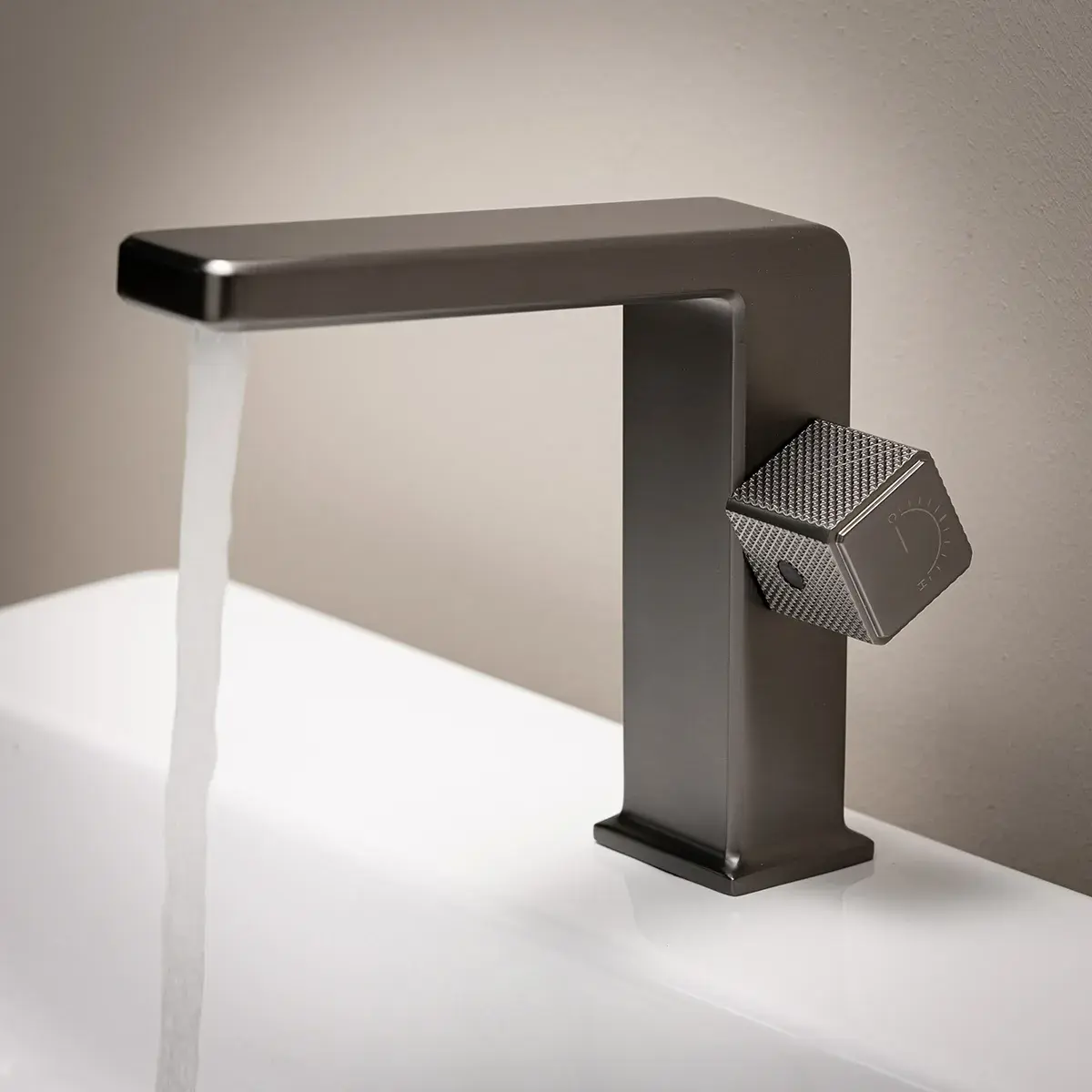 Mitigeur de lavabo manette cannelé, Gun métal, Star 