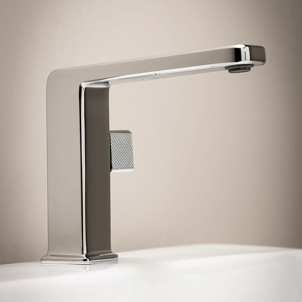 Mitigeur de lavabo manette cannelé, chromé, Star