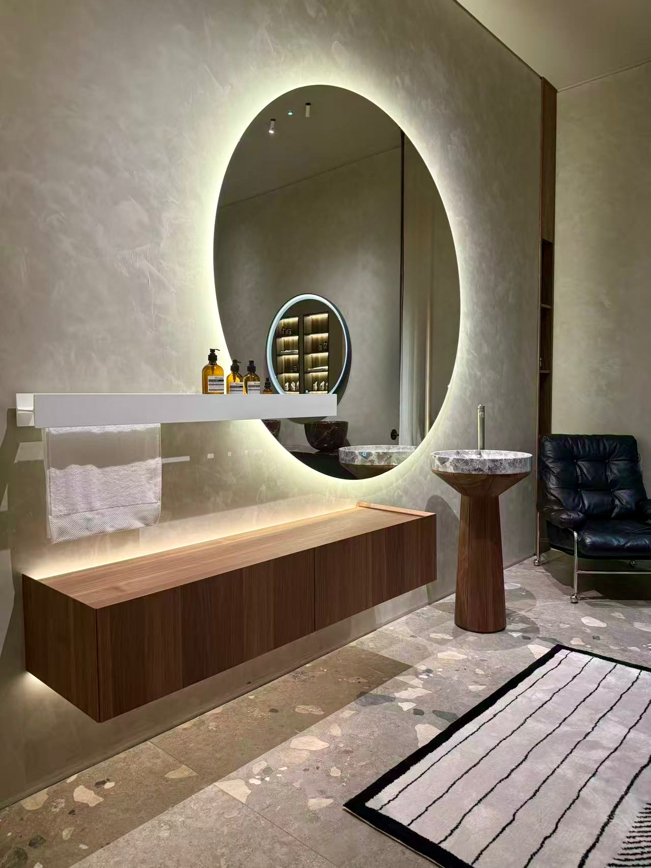 Ensemble vasque marbre véritable, piedestal Noyer , meuble de rangement, étagère, miroir,  Beno