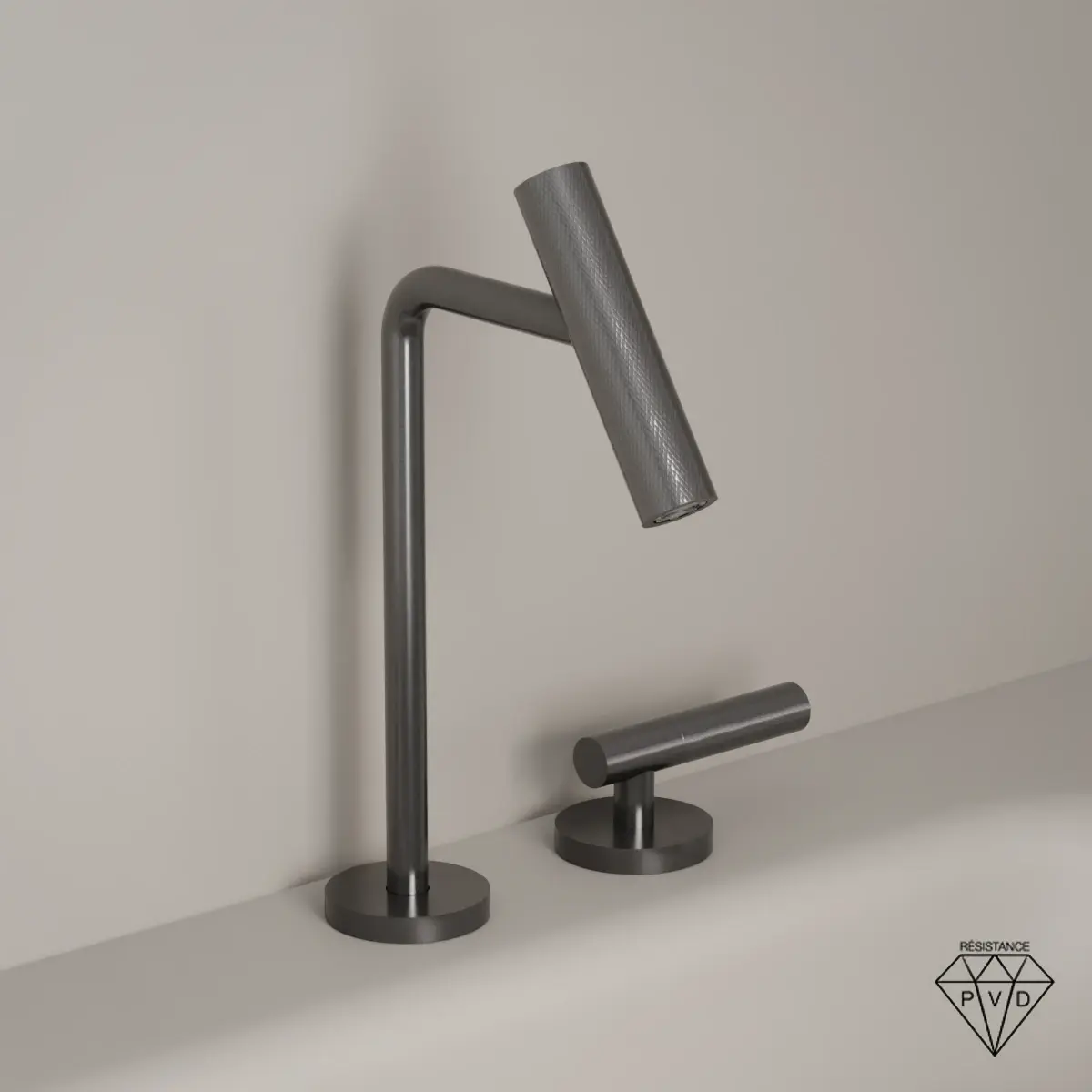 Mitigeur lavabo 2 trous Gun Metal brossé Honfleur, en vue latérale, esthétique industrielle chic avec surface moletée et silhouette graphique, finition noire satinée idéale pour une salle de bain moderne et audacieuse