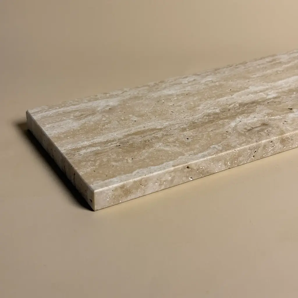plateau-detail-travertin-beige-petra-masalledebain.webp