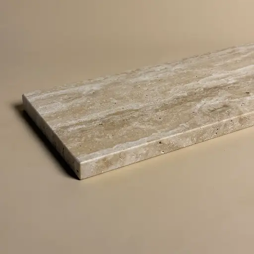 plateau-detail-travertin-beige-petra-masalledebain.webp