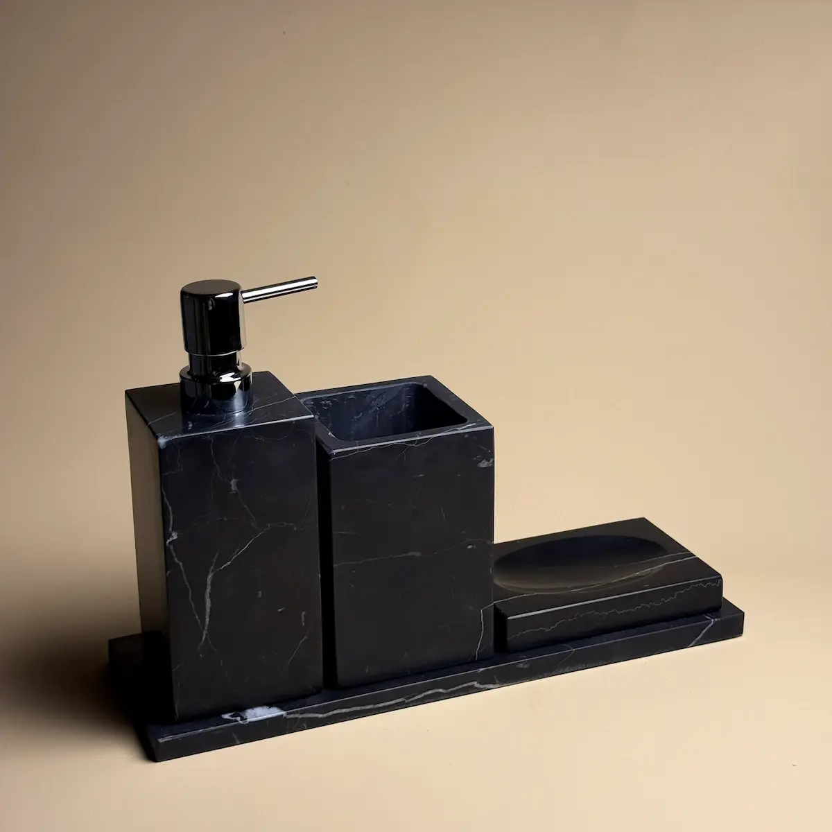 Ensemble d'accessoires Salle de Bain Carré, Petra, Marbre Nero Marquina, Pompe Chromée