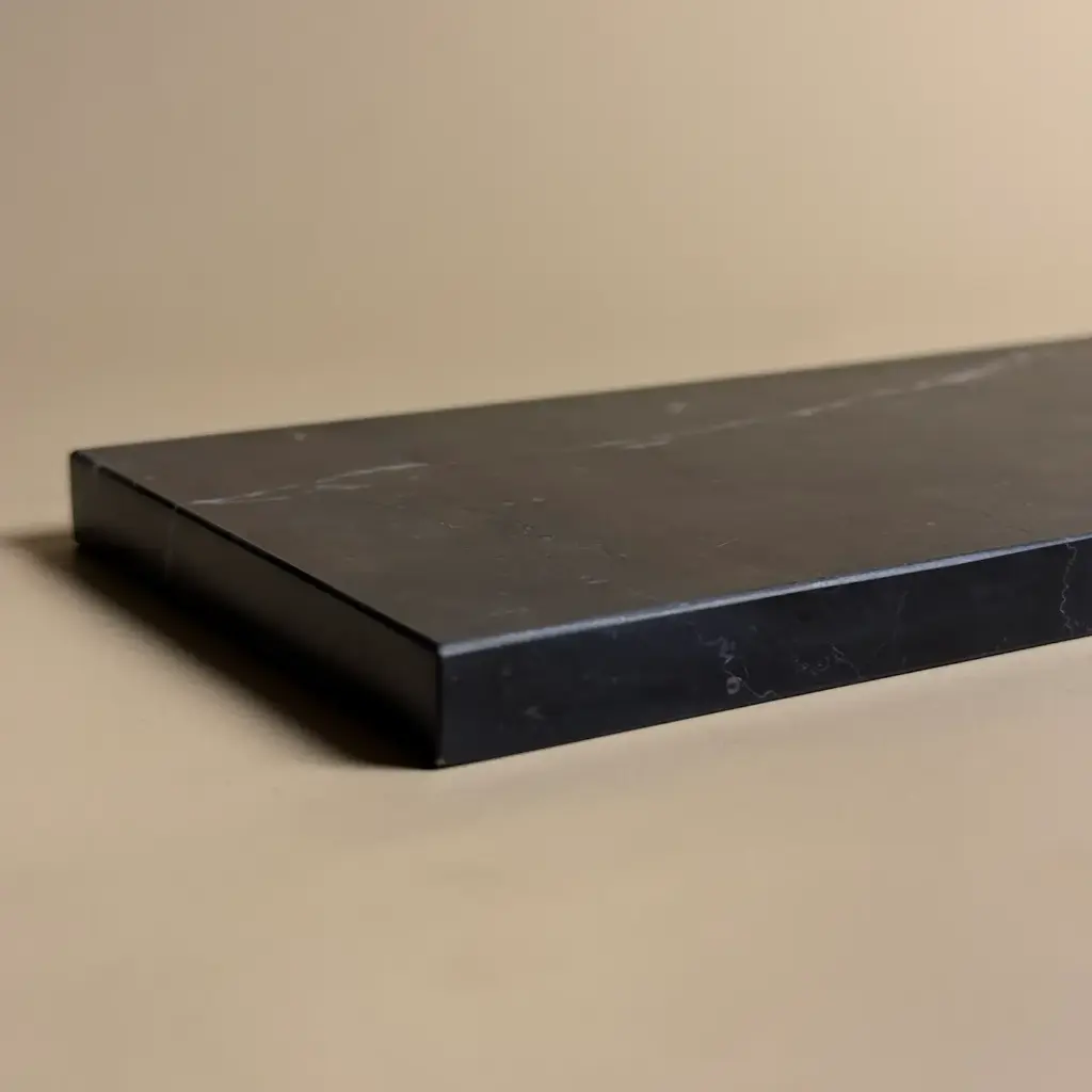 plateau-rectangulaire-marbre-nero-marquina-petra-masalledebain.2.webp