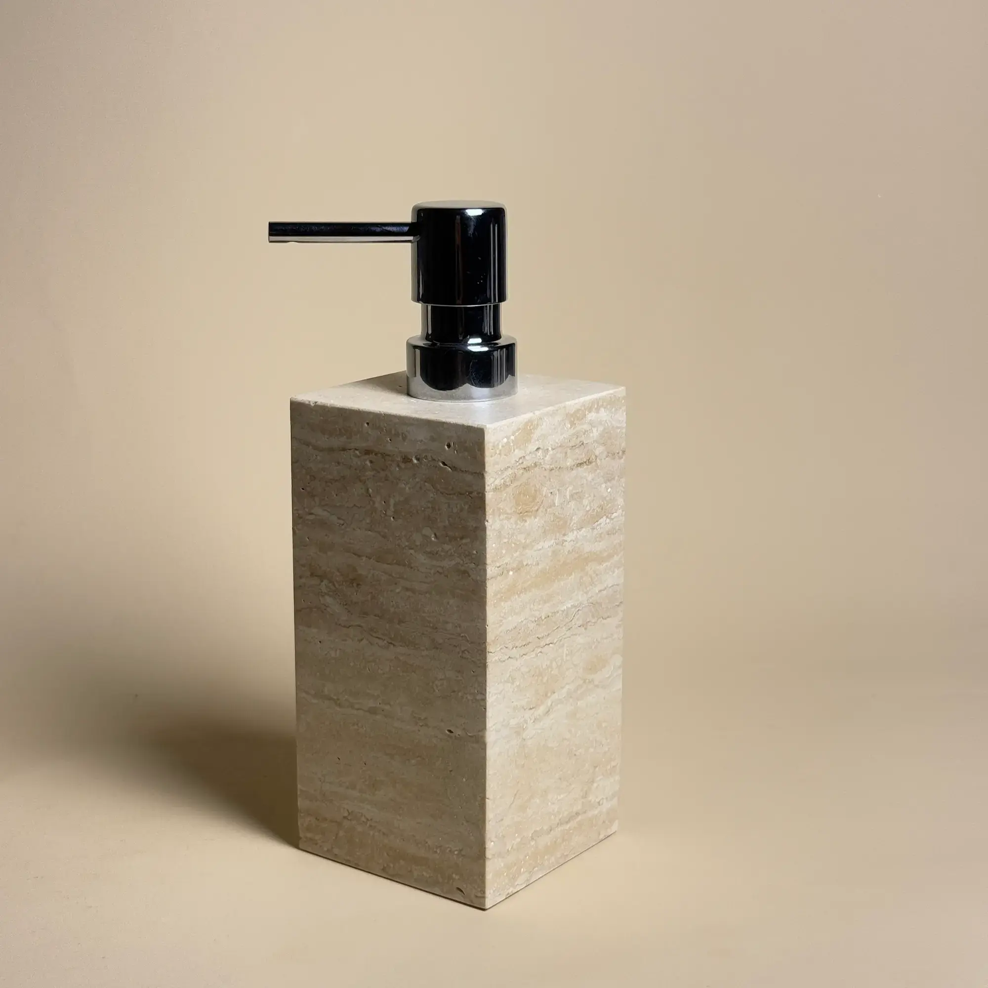 Ensemble Accessoires Salle de Bain Carré, Petra , Travertin Beige, Pompe Chromée 