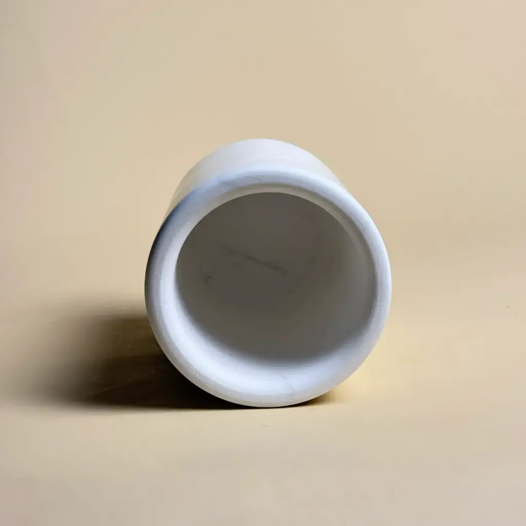 Pot à poser rond en marbre blanc 2.webp