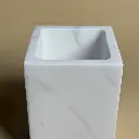 Pot à poser carré en marbre blanc.webp