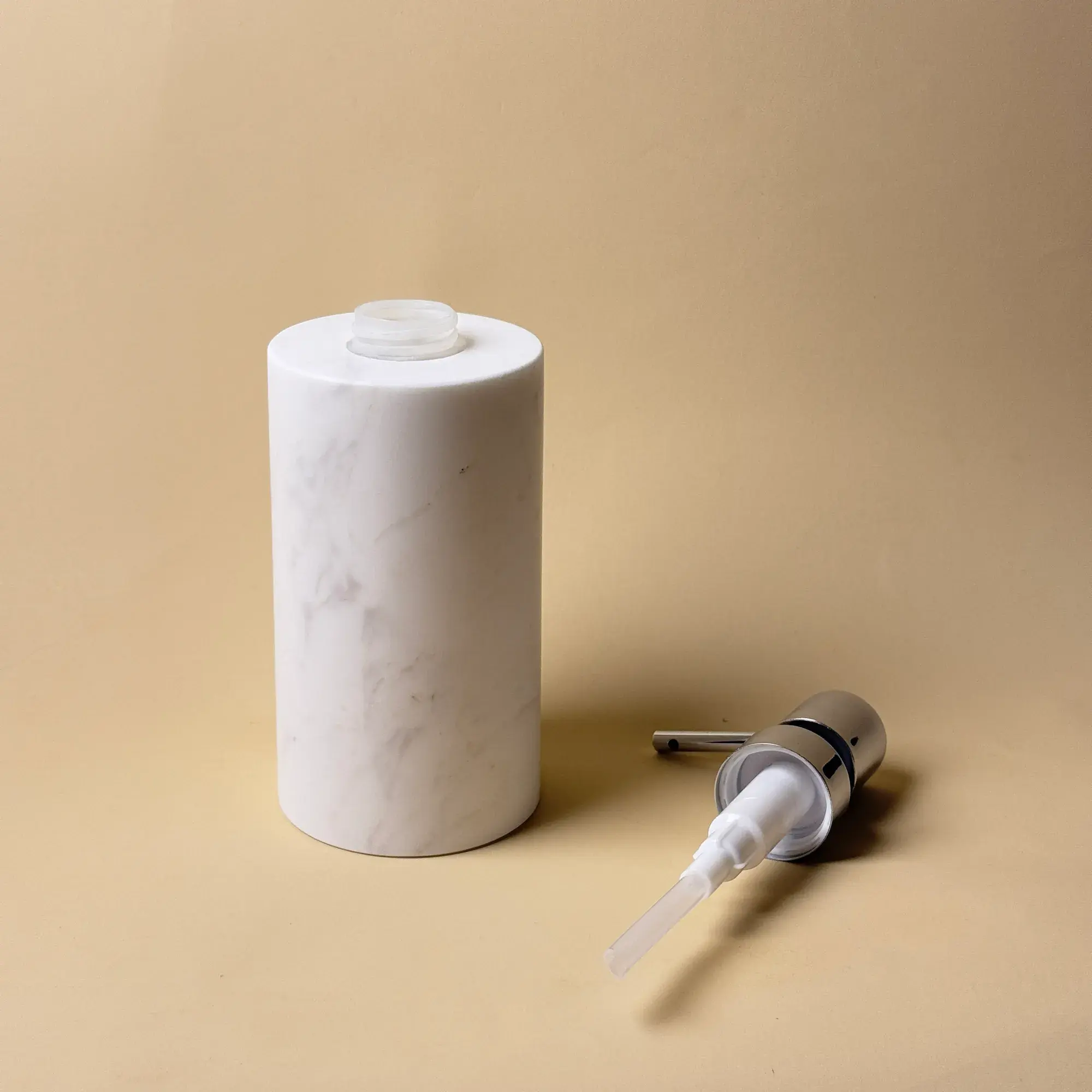 Distributeur de savon rond, marbre blanc & Pompe Chromée