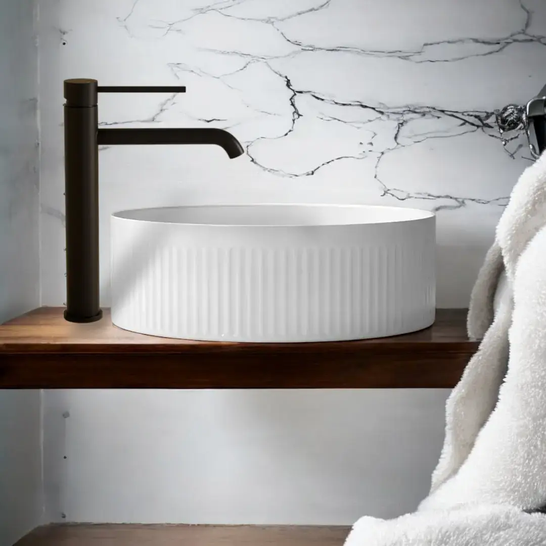 Vasque à poser cannelée, 36 cm, blanc brillant
