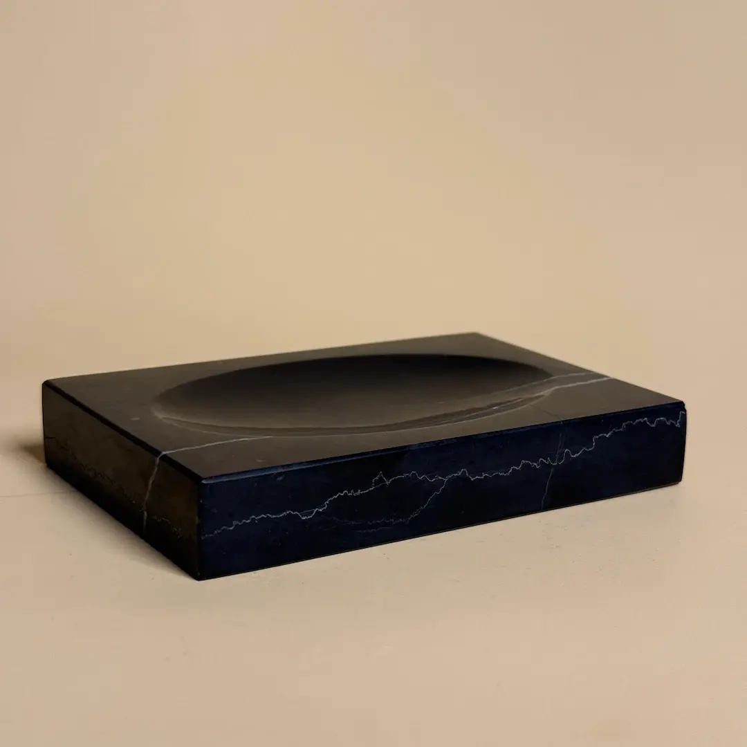 Porte Savon à poser, marbre véritable nero marquina
