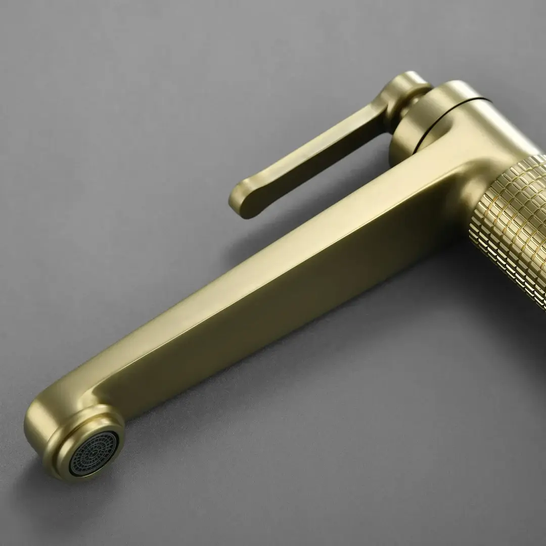 Mitigeur lavabo surélevé cannelé, doré brossé, César 1  