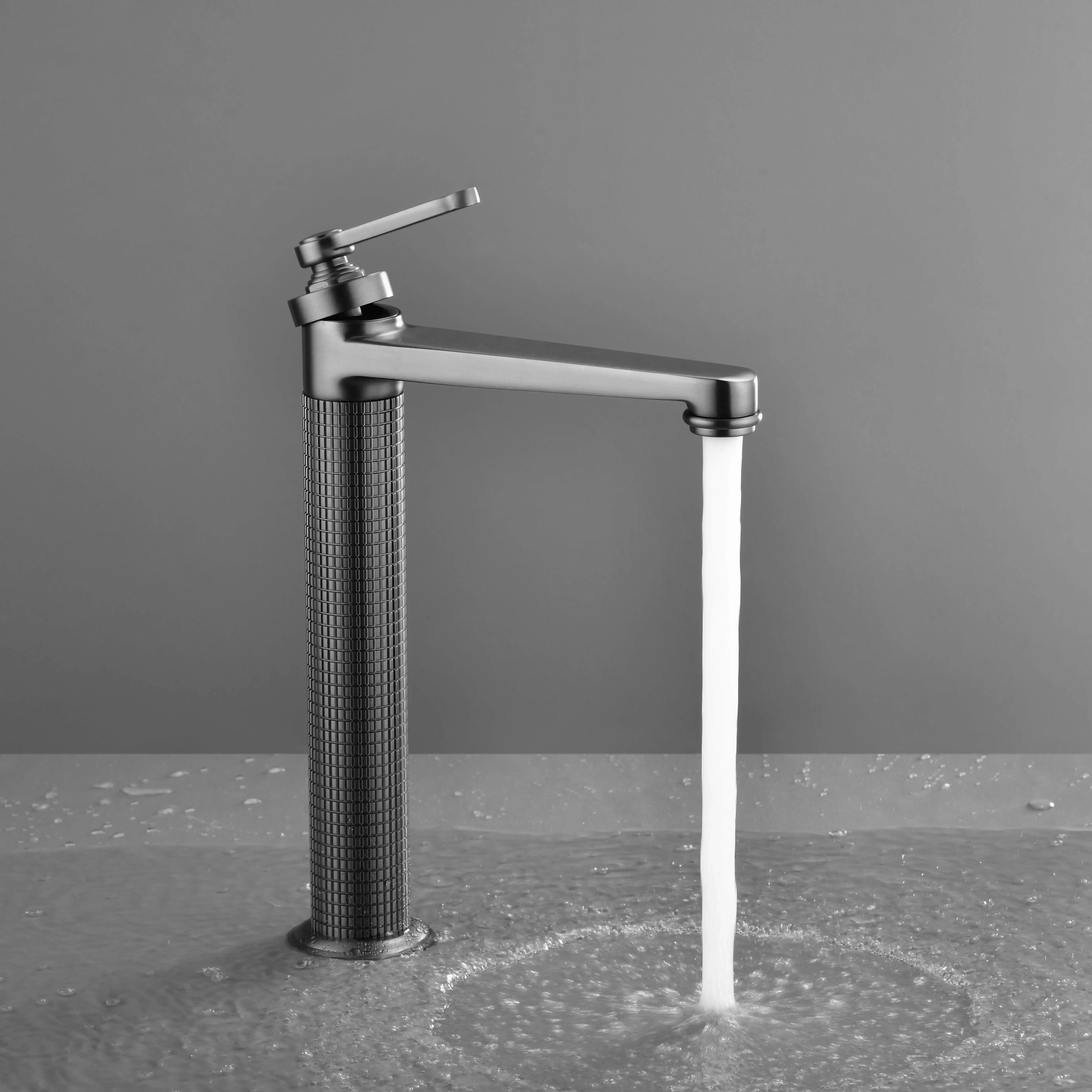 Mitigeur lavabo surélevé cannelé, gun métal, César 1   