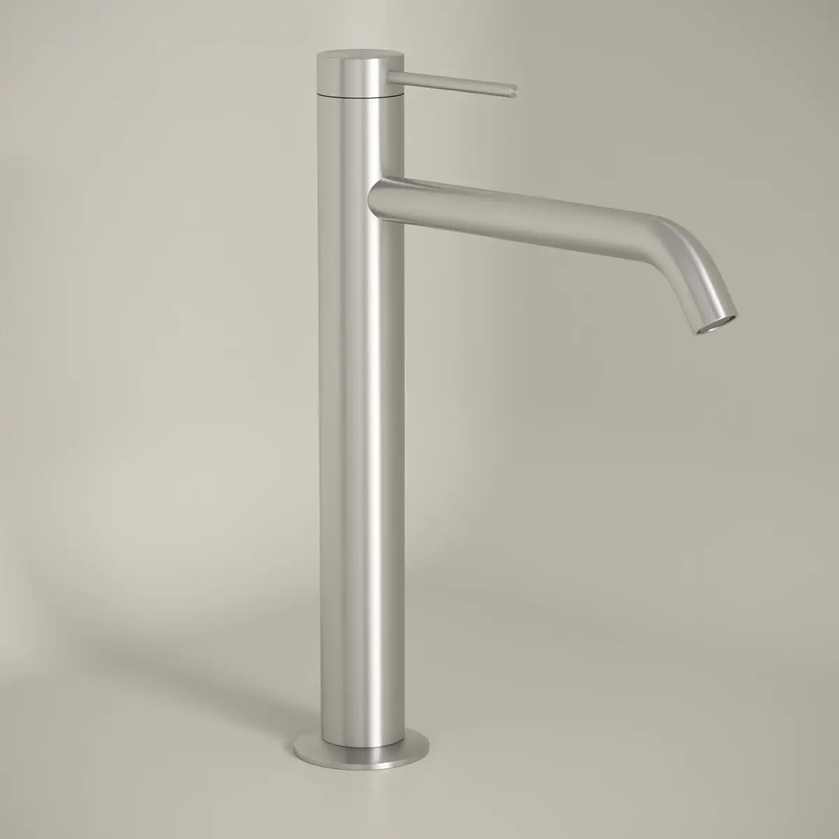 Mitigeur de lavabo surélevé Madeleine en finition Silver White brossé avec silhouette élancée.