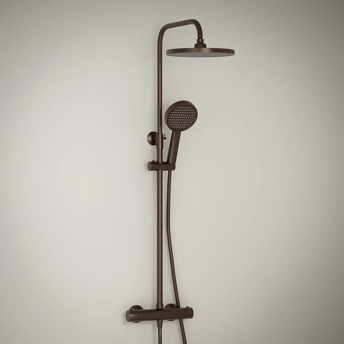 Colonne de douche thermostatique Madeleine finition PVD café avec grand ciel de pluie et flexible assorti.