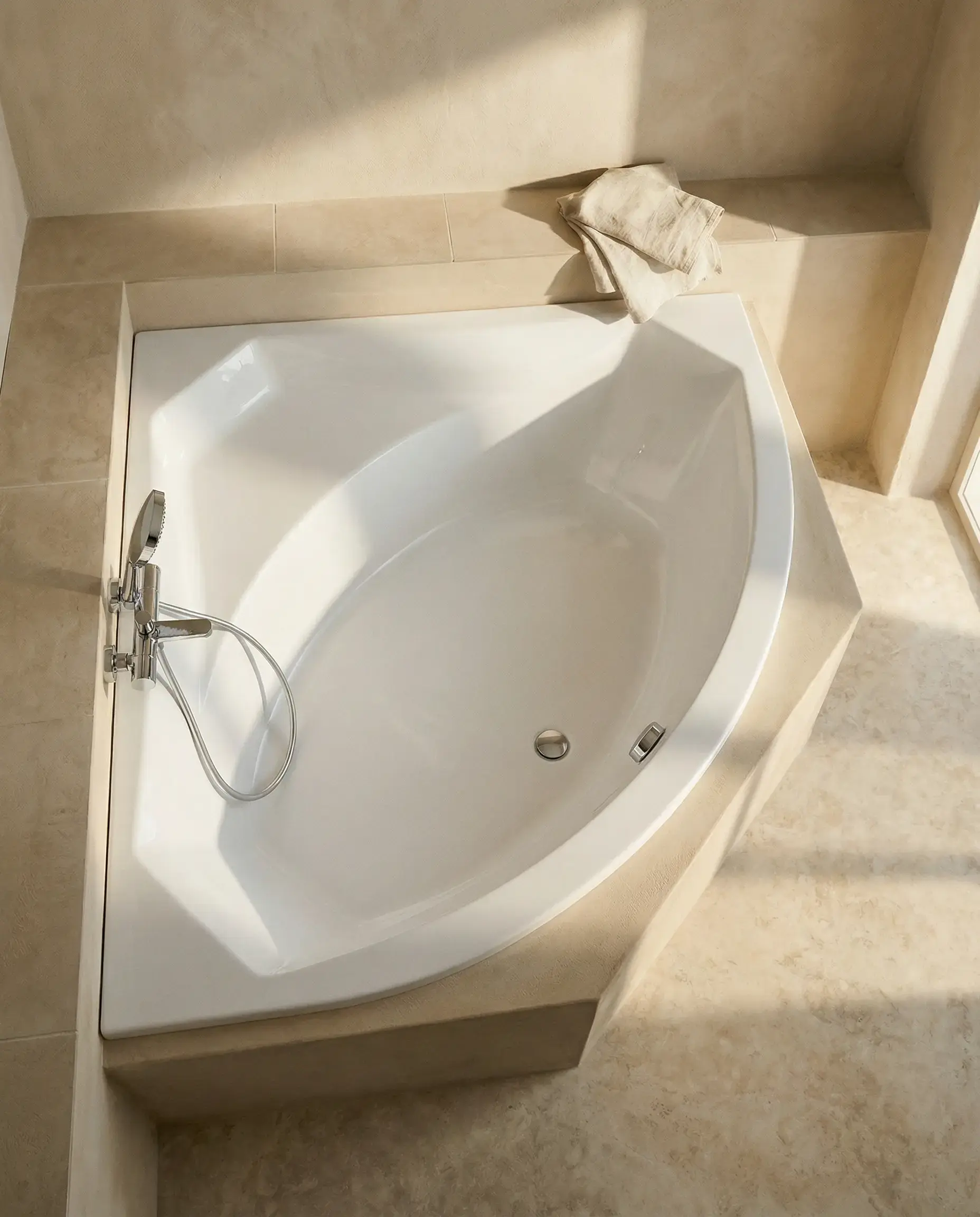 Baignoire d'angle corner 140 x 140 cm, acrylique, Veronella