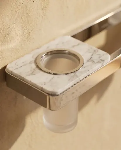 Barre porte serviette 45cm avec porte gobelet, finition marbre blanc, Infinity Elements 3.webp