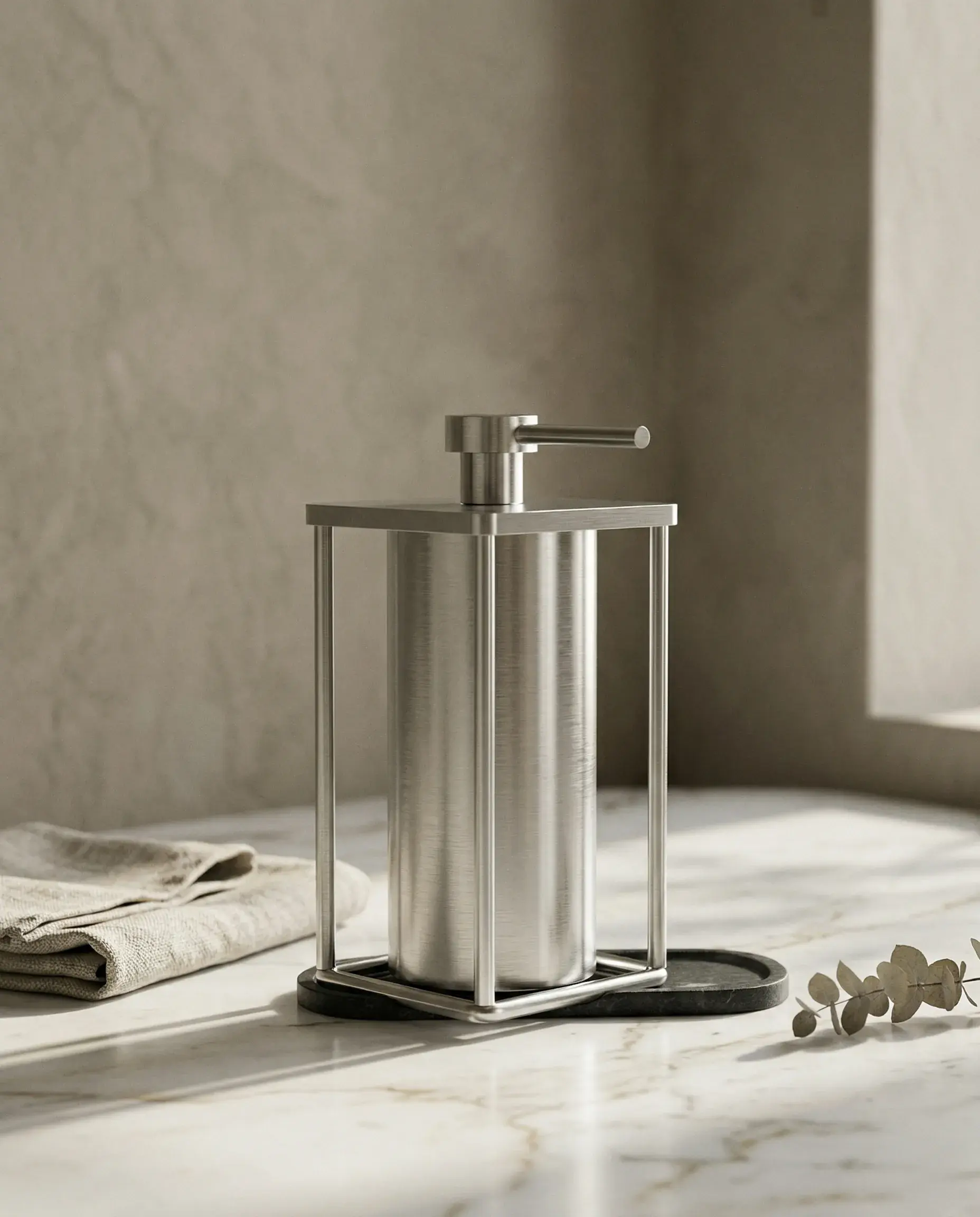 Distributeur de savon, chromé brossé 15,9cm, Infinity Elegance