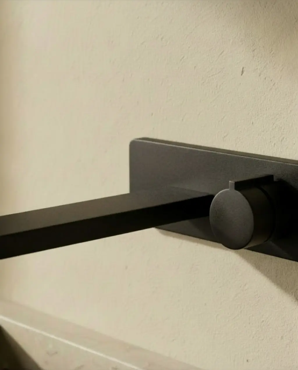 Robinet mitigeur lavabo mural encastré noir mat, Carrousel