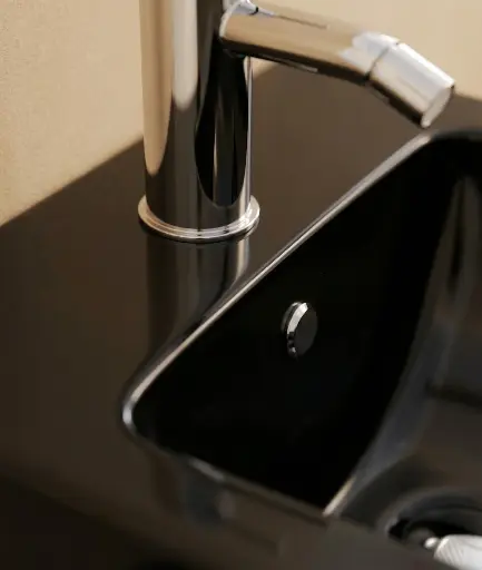Bidet suspendu Compact noir, Stelvio focus.webp