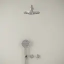 Madeleine_douche_mural_encastre1-alu-face.webp