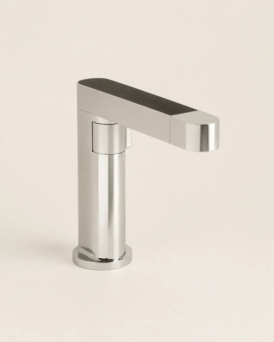 Mitigeur lavabo avec bec rotatif et extractible avec affichage digital par recharge, chrome, Waterled - design ultra-moderne avec structure cubique en finition chromée miroir, bec plat orientable et extractible pour un usage pratique, doté d’un écran digital intégré à rechargement USB pour affichage intelligent de la température ou du débit