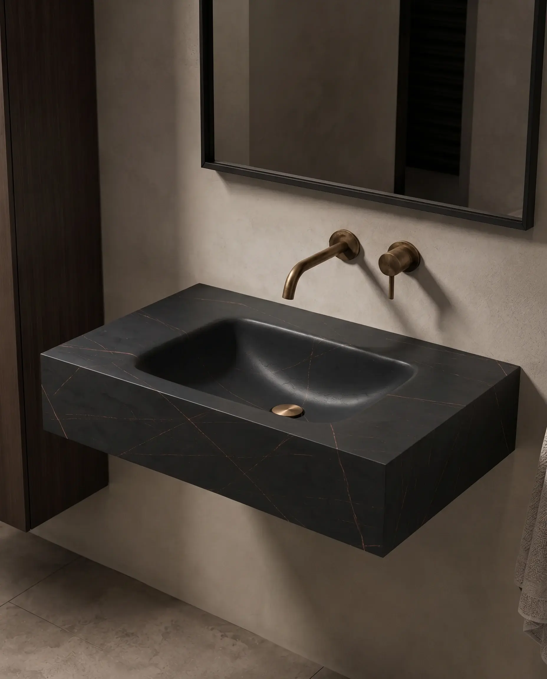 Plan vasque suspendu en céramique effet marbre noir mat aux veinages ocre Eden avec son meuble sous-vasque suspendu en bois Irene en 80cm .