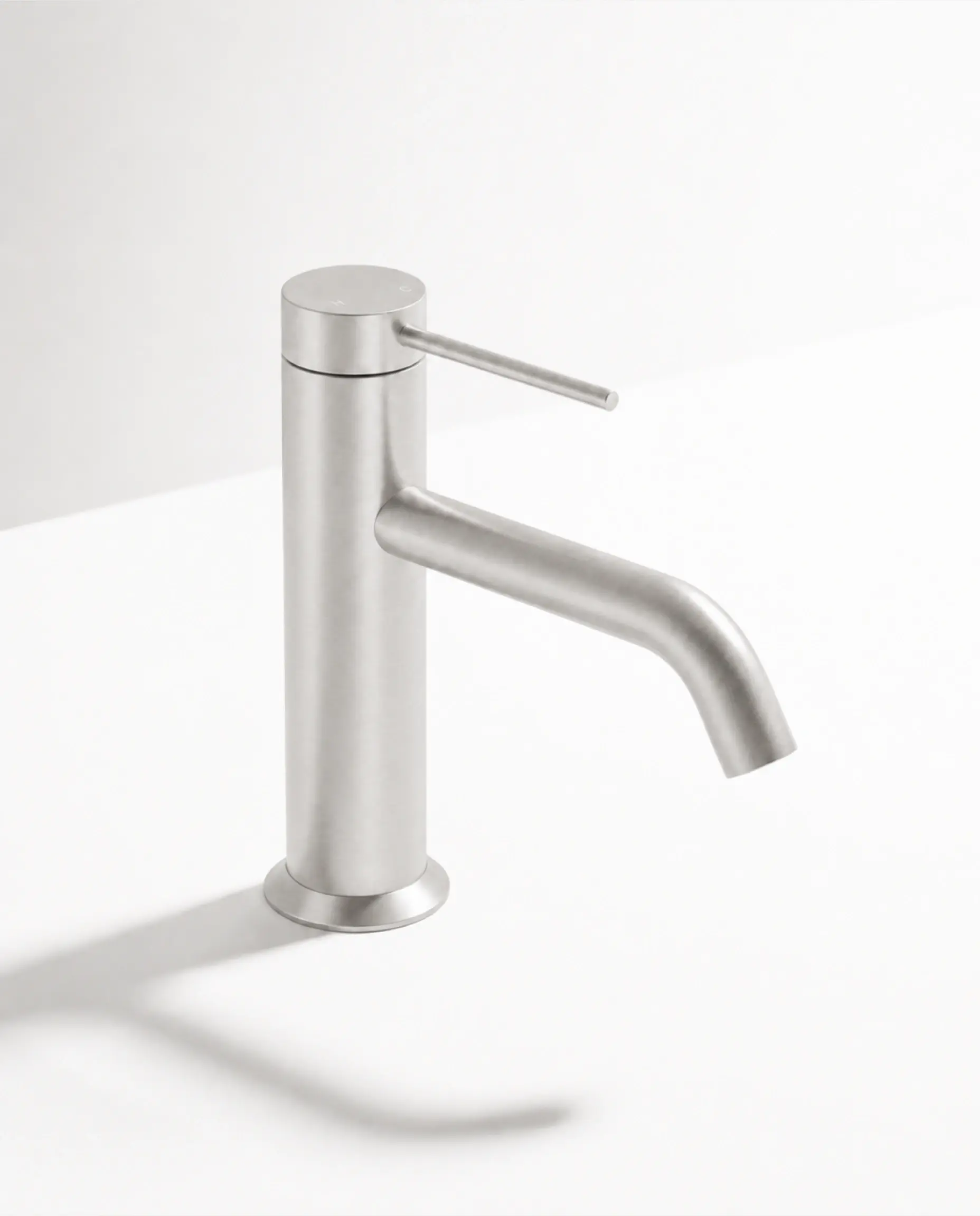 Mitigeur compact pour bidet et lave-mains Madeleine en finition Silver White brossé.