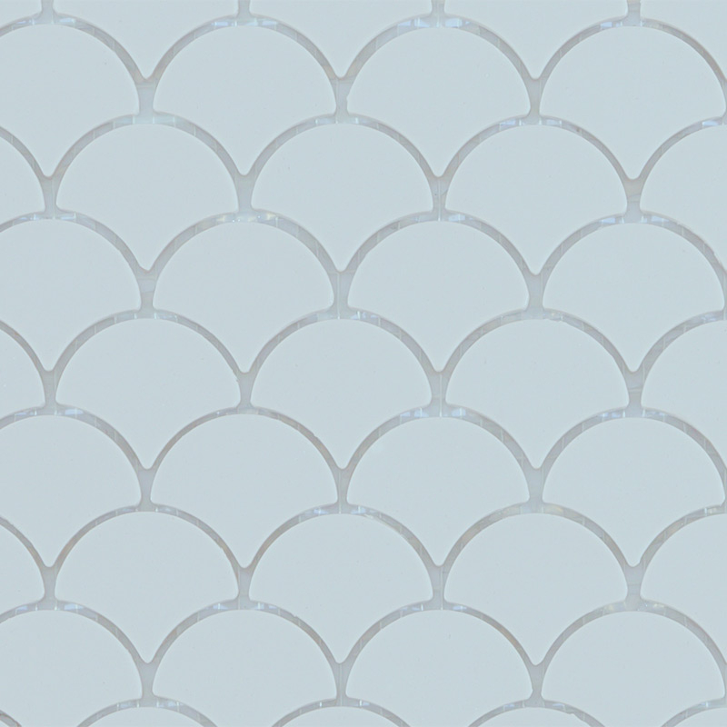 Mosaïque écailles verre recyclé bleu ciel, 31x32 cm, Nordic matt  light blue