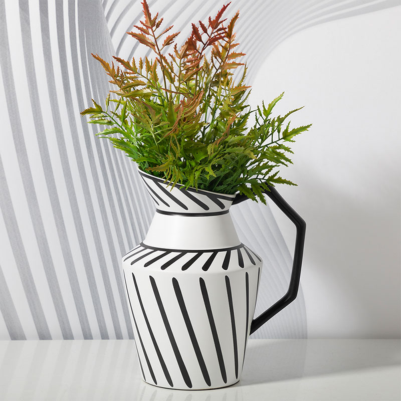 Vase en céramique avec anse, Noir et Blanc