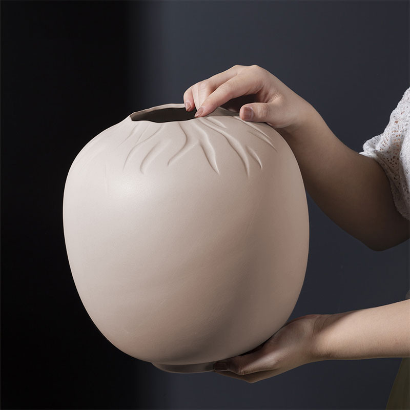Vase en porcelaine, Rose