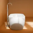 Baignoire îlot ovale, 130 à 180cm, acrylique, bonde blanche et vidage inclus, Calipso