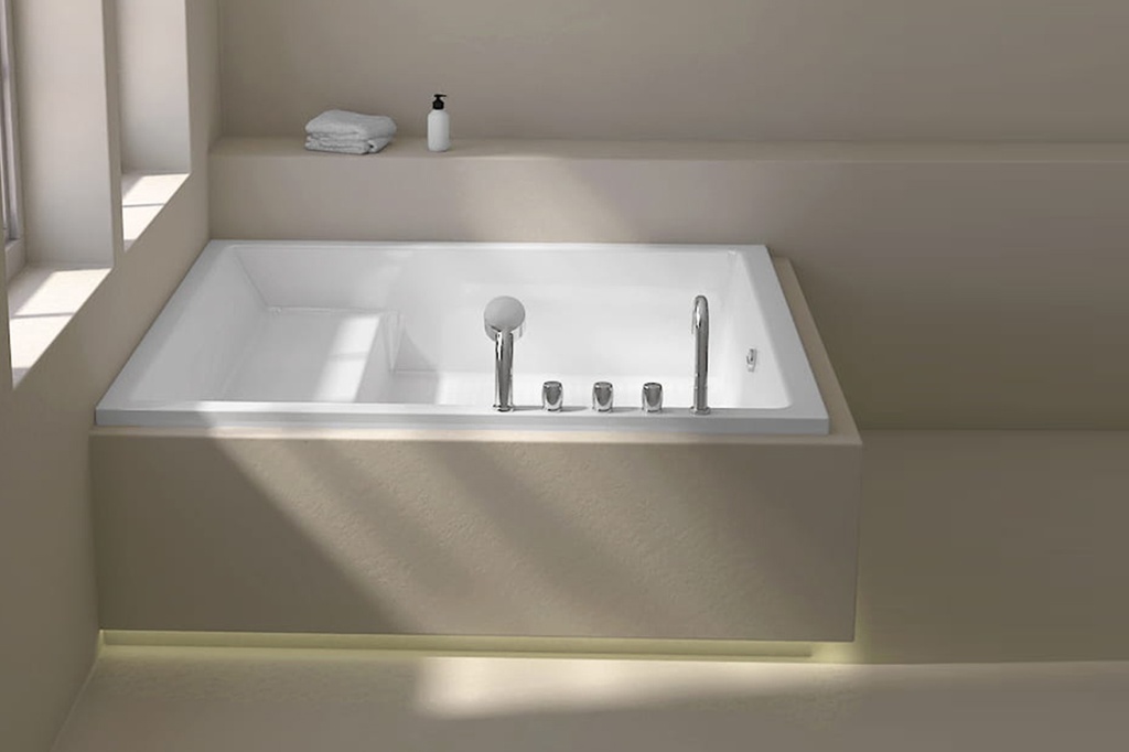 Baignoire carrée + robinetterie, 180x180 cm, acrylique, Quadra