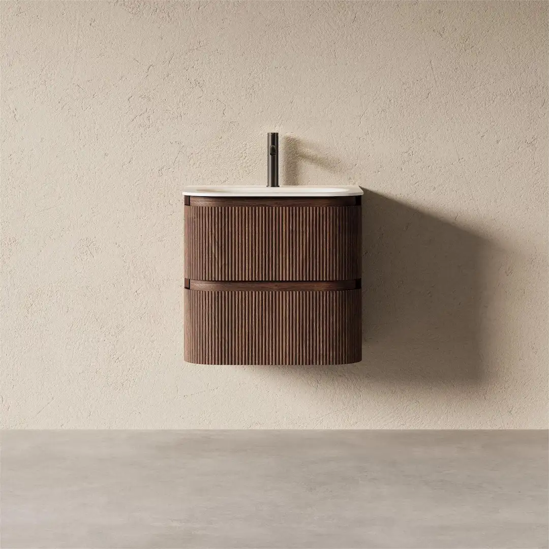 Meuble vasque suspendu Alix 60 cm, finition noyer foncé cannelé avec vasque arrondie en résine blanc mat.